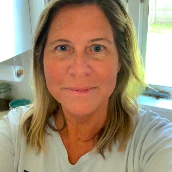 Meet your Posher, Holly - Picture 1 of 2